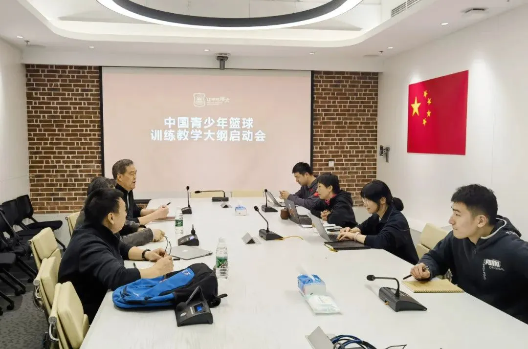 如何从篮球表演赛中学到实用的防守技巧_0