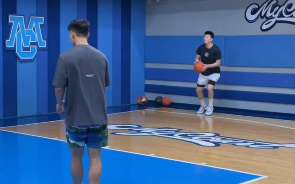如何通过篮球表演赛制定有效的训练计划_0